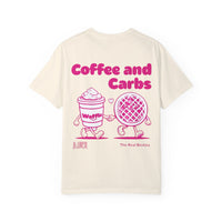 Comfort Colors Coffee & Carbs – The Real Besties T-Shirt in a relaxed, vintage-washed fit. Soft, 100% cotton fabric in an oversized style, perfect for besties who love brunch and coffee