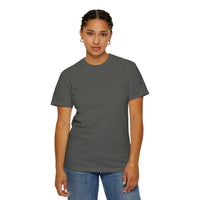 Comfort Colors Coffee & Carbs – The Real Besties T-Shirt in a relaxed, vintage-washed fit. Soft, 100% cotton fabric in an oversized style, perfect for besties who love brunch and coffee