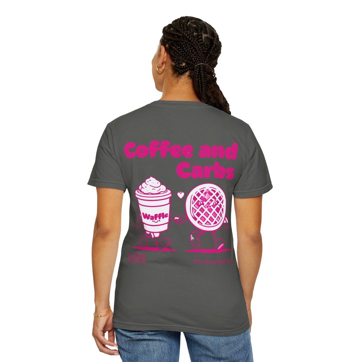 Comfort Colors Coffee & Carbs – The Real Besties T-Shirt in a relaxed, vintage-washed fit. Soft, 100% cotton fabric in an oversized style, perfect for besties who love brunch and coffee.